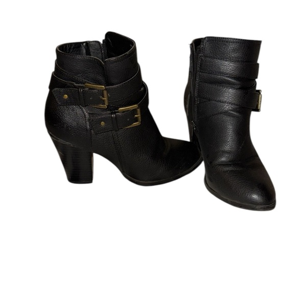 JustFab Shoes - Black boots